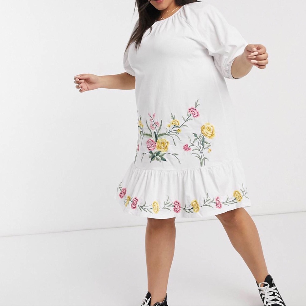 ASOS Beautiful Embroidered Floral 🌷Dress 👗